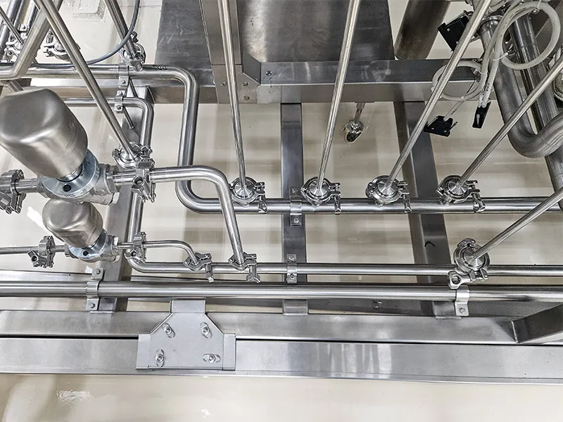 tubi-in-acciaio-inox-per-macchinario-industriale